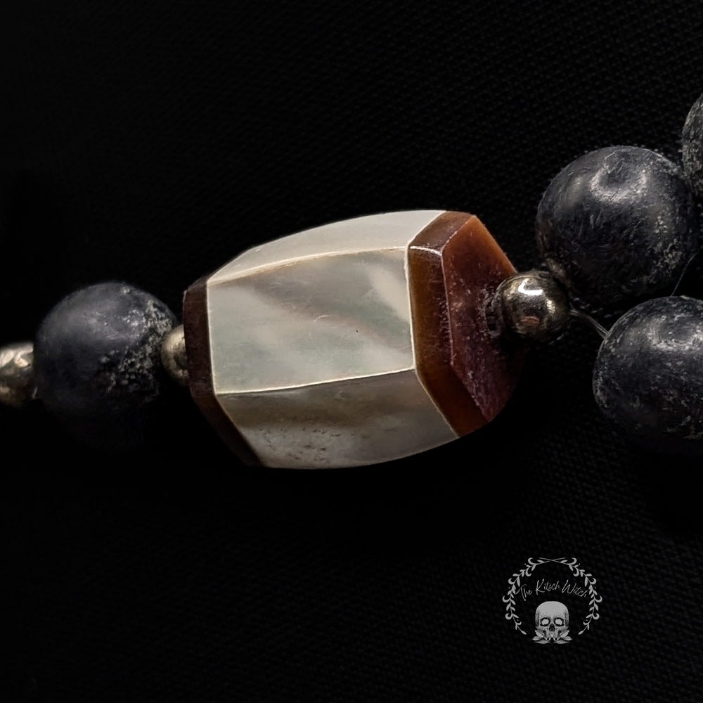Vintage Early LEE SANDS Zebra Coconut Wood Necklace with Mother Of Pearl Accents - Picture 5 of 8